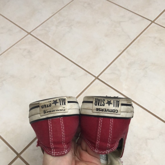 Mens Red low top converse - Picture 6 of 14
